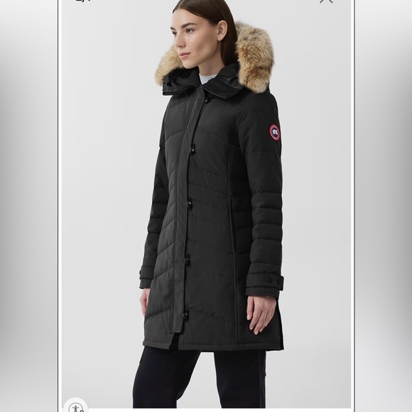 Black Canada Goose Lorette Parka with original coyote fur - Picture 11 of 14